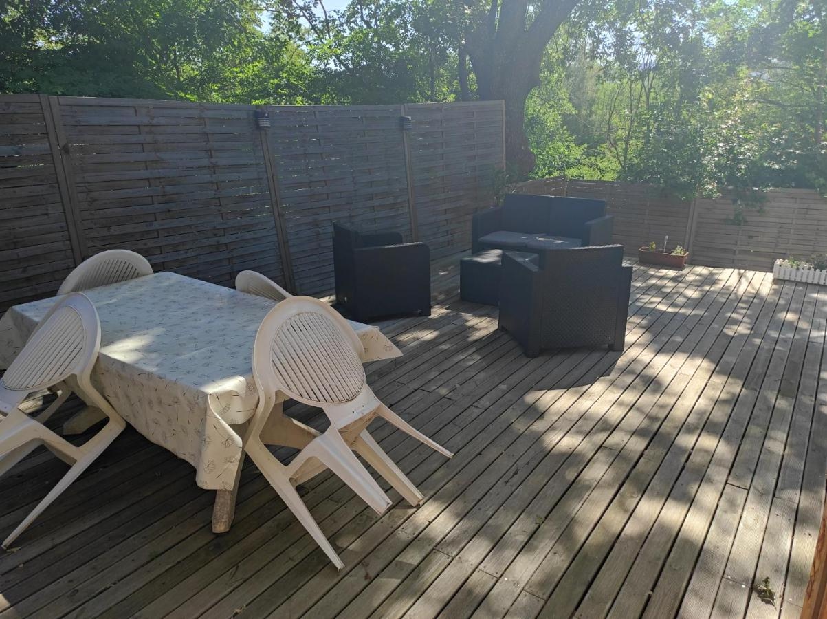 Apartement 'Les Lavandes" Rdc 2Ch - Terrasse Et Parking A Lurs Luaran gambar