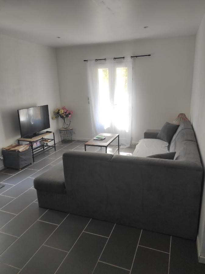 Apartement 'Les Lavandes" Rdc 2Ch - Terrasse Et Parking A Lurs Luaran gambar