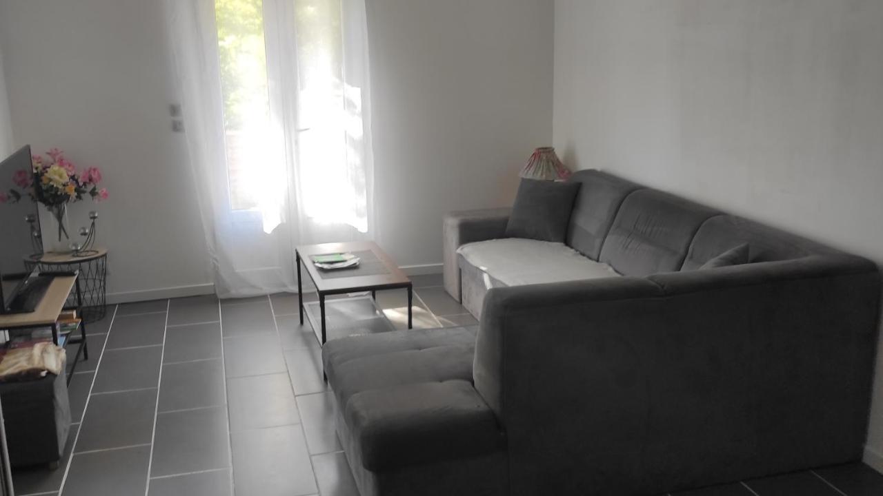 Apartement 'Les Lavandes" Rdc 2Ch - Terrasse Et Parking A Lurs Luaran gambar
